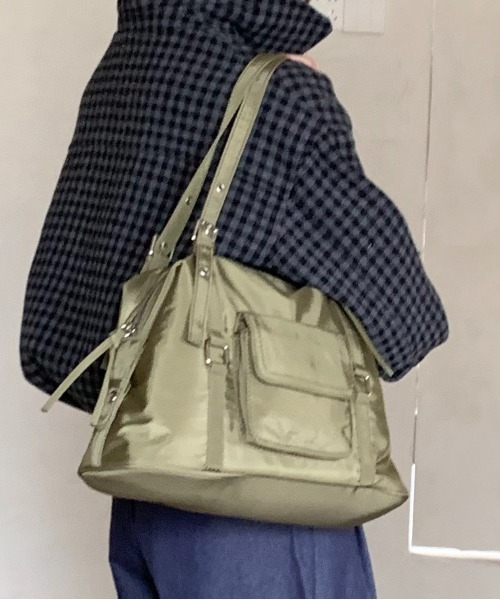 FINEnough(ファインナフ)の「2WAYアウトポケットミニボストンショルダーバッグ(ショルダーバッグ・レディース・カーキ/ブラック/ブラウン/ホワイト・FREE)」の6枚目の写真
