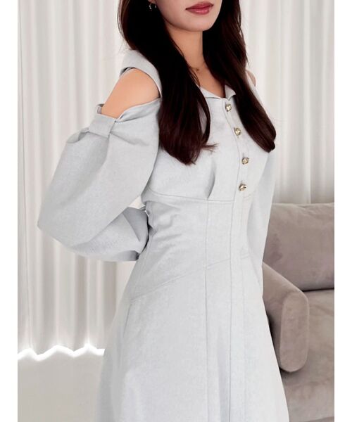 dazzlin(ダズリン)の「ショルダーリボンシェイプワンピース(ワンピース・レディース・ブルー/オフホワイト/インディゴブルー/ブラック・MEDIUM/SMALL)」の4枚目の写真