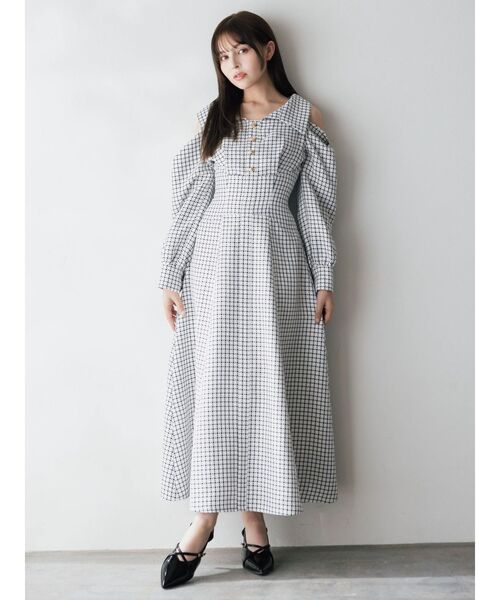 dazzlin(ダズリン)の「ショルダーリボンシェイプワンピース(ワンピース・レディース・ブルー/オフホワイト/インディゴブルー/ブラック・MEDIUM/SMALL)」の6枚目の写真