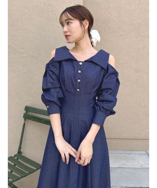 dazzlin(ダズリン)の「ショルダーリボンシェイプワンピース(ワンピース・レディース・ブルー/オフホワイト/インディゴブルー/ブラック・MEDIUM/SMALL)」の12枚目の写真