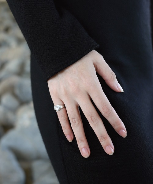 TEN.（テン）の「SILVER925 ハートシグネットリング（リング・レディース・シルバー・#7/#5/#3）」の4枚目の写真