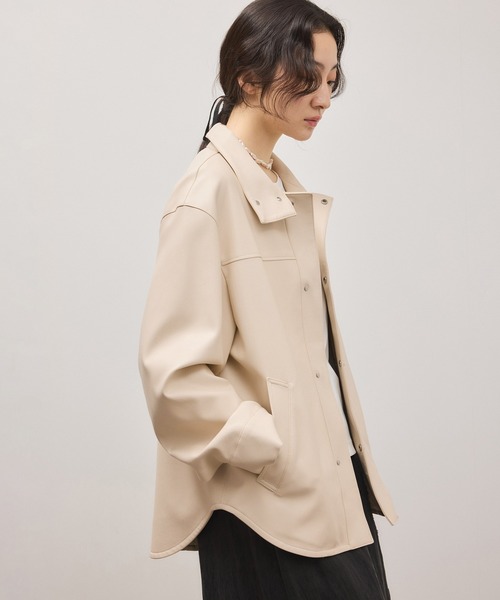 ADAM ET ROPE'（アダムエロペ）の「シンセティックレザースタンドネックブルゾン（ブルゾン・レディース・ブラック/キナリ・FREE）」の16枚目の写真