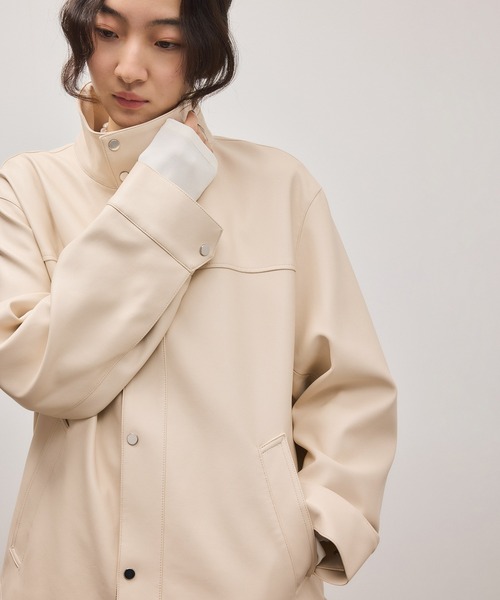 ADAM ET ROPE'（アダムエロペ）の「シンセティックレザースタンドネックブルゾン（ブルゾン・レディース・ブラック/キナリ・FREE）」の17枚目の写真