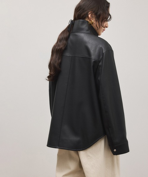 ADAM ET ROPE'（アダムエロペ）の「シンセティックレザースタンドネックブルゾン（ブルゾン・レディース・ブラック/キナリ・FREE）」の22枚目の写真