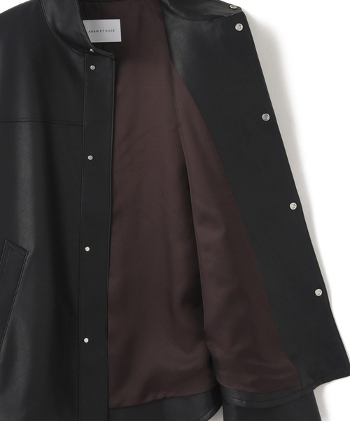 ADAM ET ROPE'（アダムエロペ）の「シンセティックレザースタンドネックブルゾン（ブルゾン・レディース・ブラック/キナリ・FREE）」の10枚目の写真