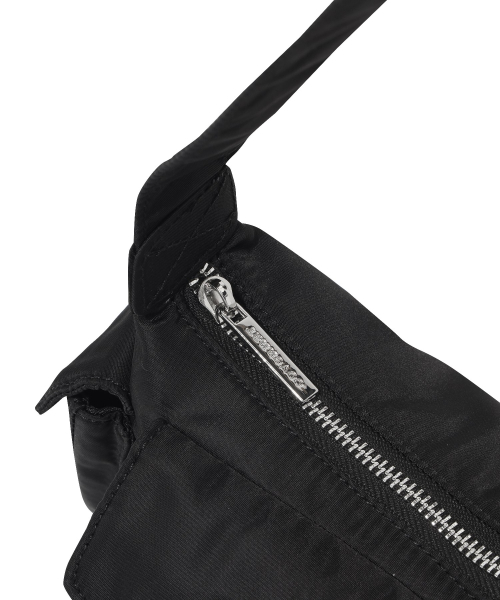 COVERNAT WOMAN（カバーナットウーマン）の「クローバーハート グロッシー 2ポケットショルダーバッグ Black（ショルダーバッグ・レディース・その他・FREE）」の4枚目の写真