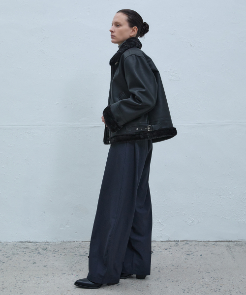 ANDROS（アンドロス）の「B-3 Shearling Jacket (Black/Black)（ムートンコート・レディース・その他・M/S/L/XL/XXL）」の2枚目の写真