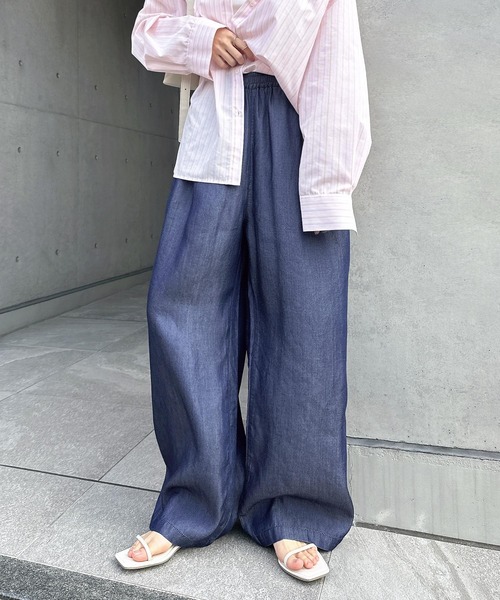 andme(アンドミー)の「テンセルデニムイージーワイドパンツ(デニムパンツ・レディース・ケミカルウォッシュ/インディゴブルー・L/M)」の2枚目の写真