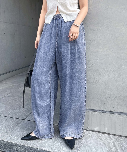 andme(アンドミー)の「テンセルデニムイージーワイドパンツ(デニムパンツ・レディース・ケミカルウォッシュ/インディゴブルー・L/M)」の1枚目の写真