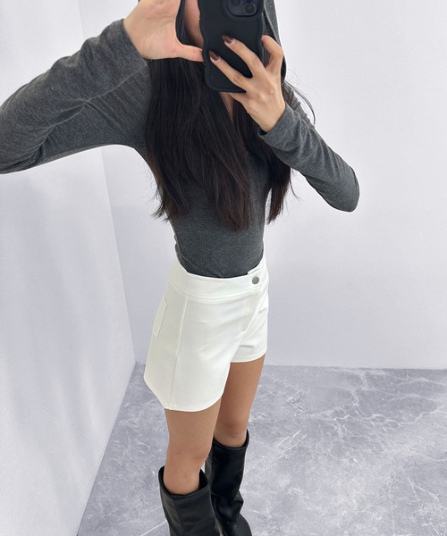 FOLLOWIN(フォロウィン)の「【basic】ミニマルストレッチショートパンツ(その他パンツ・レディース・ホワイト/ブラック・SMALL/MEDIUM)」の22枚目の写真