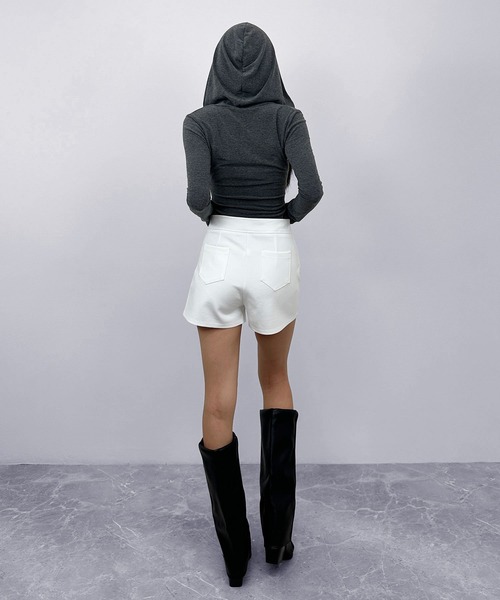 FOLLOWIN(フォロウィン)の「【basic】ミニマルストレッチショートパンツ(その他パンツ・レディース・ホワイト/ブラック・SMALL/MEDIUM)」の9枚目の写真