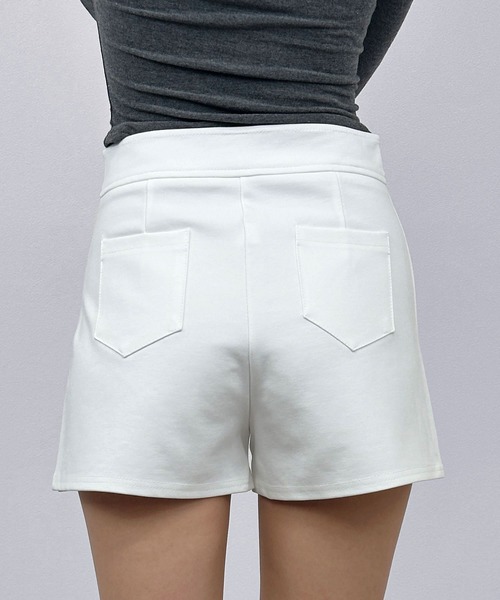FOLLOWIN(フォロウィン)の「【basic】ミニマルストレッチショートパンツ(その他パンツ・レディース・ホワイト/ブラック・SMALL/MEDIUM)」の15枚目の写真