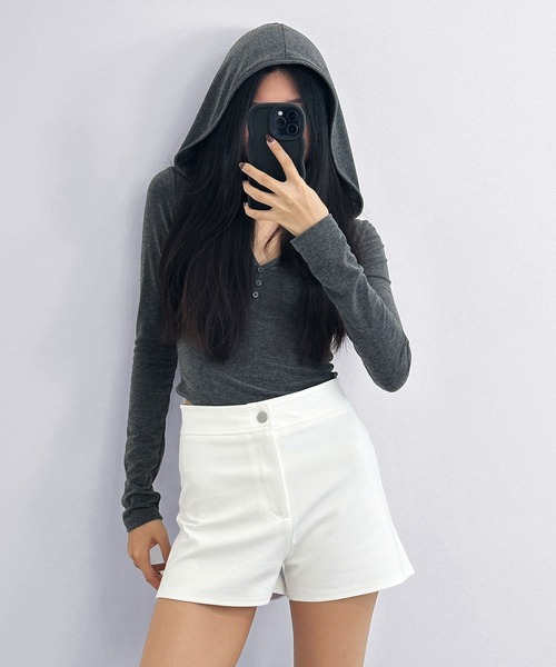 FOLLOWIN(フォロウィン)の「【basic】ミニマルストレッチショートパンツ(その他パンツ・レディース・ホワイト/ブラック・SMALL/MEDIUM)」の18枚目の写真