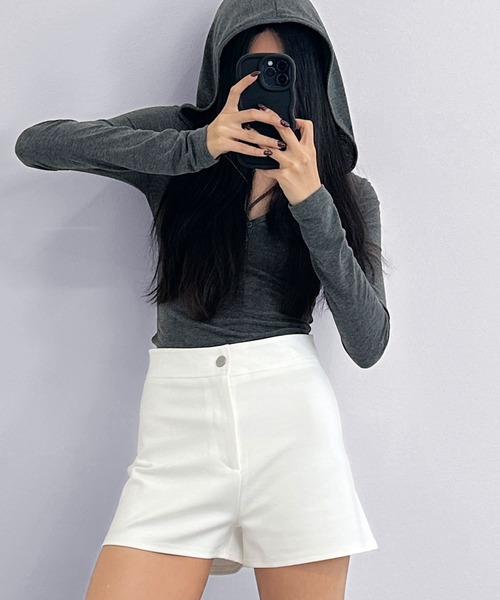 FOLLOWIN(フォロウィン)の「【basic】ミニマルストレッチショートパンツ(その他パンツ・レディース・ホワイト/ブラック・SMALL/MEDIUM)」の19枚目の写真