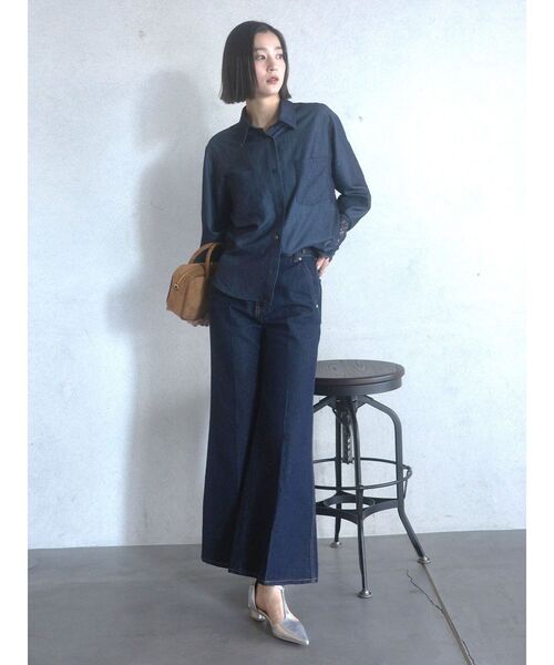 LAGUNAMOON（ラグナムーン）の「センタープレスワイドフレアデニムパンツ（デニムパンツ・レディース・インディゴブルー/ライトブルー・MEDIUM/SMALL）」の20枚目の写真