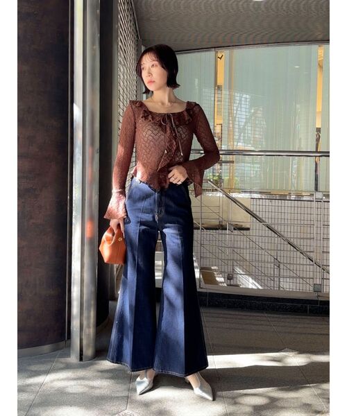 LAGUNAMOON（ラグナムーン）の「センタープレスワイドフレアデニムパンツ（デニムパンツ・レディース・インディゴブルー/ライトブルー・MEDIUM/SMALL）」の4枚目の写真