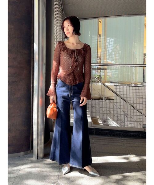 LAGUNAMOON（ラグナムーン）の「センタープレスワイドフレアデニムパンツ（デニムパンツ・レディース・インディゴブルー/ライトブルー・MEDIUM/SMALL）」の5枚目の写真