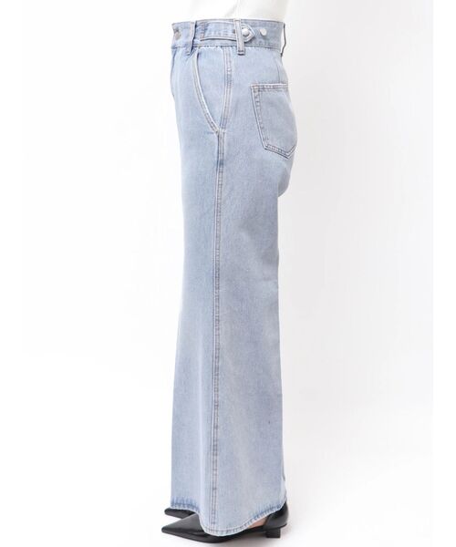 LAGUNAMOON（ラグナムーン）の「センタープレスワイドフレアデニムパンツ（デニムパンツ・レディース・インディゴブルー/ライトブルー・MEDIUM/SMALL）」の7枚目の写真