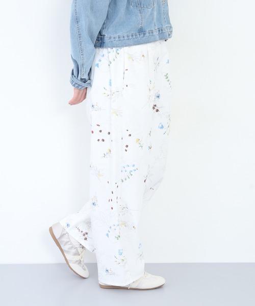 FUNALIVE(ファンアライブ)の「花柄プリントパンツ(その他パンツ・レディース・オフホワイト/ネイビー/ブラック・M)」の7枚目の写真