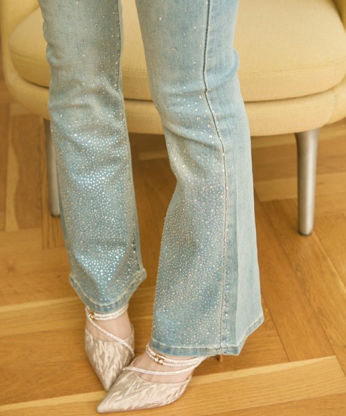 TITTY&CO.（ティティーアンドコー）の「ラインストーン付きフレアデニム（デニムパンツ・レディース・ブルー・MEDIUM/SMALL）」の12枚目の写真