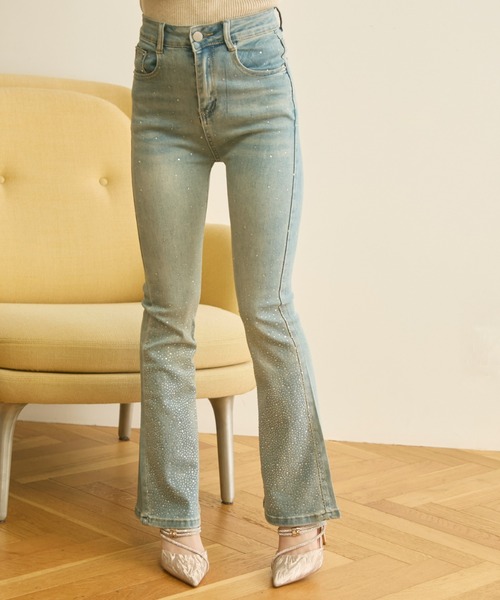 TITTY&CO.（ティティーアンドコー）の「ラインストーン付きフレアデニム（デニムパンツ・レディース・ブルー・MEDIUM/SMALL）」の11枚目の写真