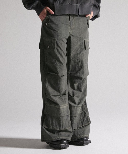 GRANCY(グランシー)の「【GRANCY】Dirty Nylon Cargo Pants / ダーティナイロンカーゴパンツ(カーゴパンツ・メンズ・カーキ/ブラウン・L/M/S)」の7枚目の写真