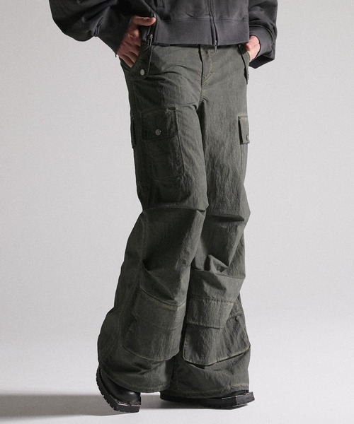 GRANCY(グランシー)の「【GRANCY】Dirty Nylon Cargo Pants / ダーティナイロンカーゴパンツ(カーゴパンツ・メンズ・カーキ/ブラウン・L/M/S)」の11枚目の写真
