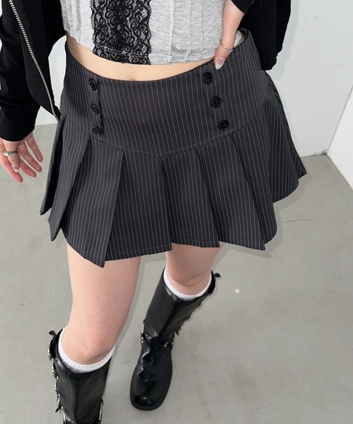 Bamm(バム)の「ストライププリーツボタンミニスカート(スカート・レディース・ブラック/グレー・FREE)」の9枚目の写真