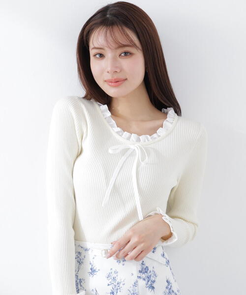 PROPORTION BODY DRESSING(プロポーションボディドレッシング)の「リボン付きフリルニットトップス / 1216170311(ニット/セーター・レディース・ホワイト系その他/ピンク/グレー系その他・FREE)」の1枚目の写真