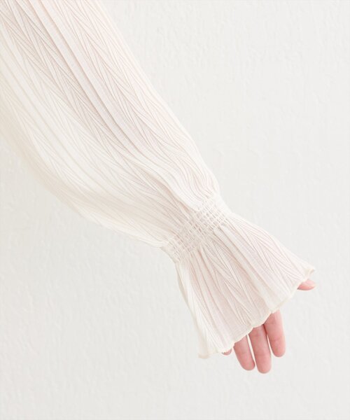 natural couture(ナチュラルクチュール)の「キャンディスリーブプリーツブラウス(シャツ/ブラウス・レディース・ピンク/ラベンダー/ブラック/サックスブルー/オフホワイト・FREE)」の8枚目の写真