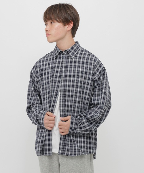 GLOBAL WORK(グローバルワーク)の「BIGチェックシャツ長袖/AND YUA ANY/629904(シャツ/ブラウス・キッズ・イエロー系その他3/サックスブルー/ネイビー・LARGE/MEDIUM)」の2枚目の写真
