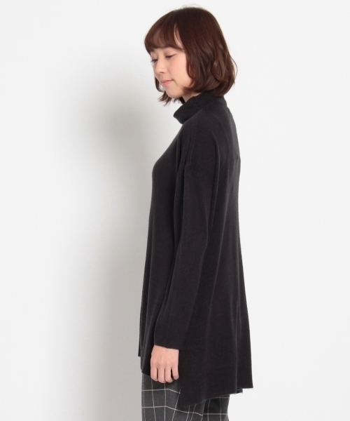 HusHusH(ハッシュアッシュ)の「テールカットハイネックニットプルオーバー(ニット/セーター・レディース・ブルー系1/グレー/ブルー/ホワイト/グリーン・02)」の7枚目の写真