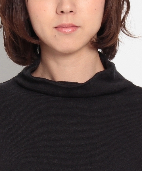 HusHusH(ハッシュアッシュ)の「テールカットハイネックニットプルオーバー(ニット/セーター・レディース・ブルー系1/グレー/ブルー/ホワイト/グリーン・02)」の9枚目の写真