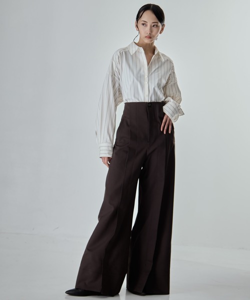 STUDIOUS(ステュディオス)の「【STUDIOUS/ステュディオス】Wide Stripe 2way Shirt/ワイドストライプツーウェイシャツ/くびれ効果/春服/ウォッシャブル/スタンドカラー対応(シャツ/ブラウス・レディース・オフホワイト/ワイン/グレー/サックスブルー・FREE)」の14枚目の写真