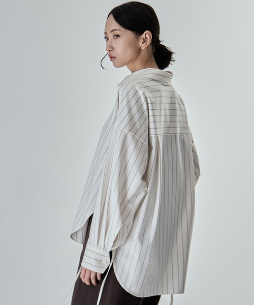 STUDIOUS(ステュディオス)の「【STUDIOUS/ステュディオス】Wide Stripe 2way Shirt/ワイドストライプツーウェイシャツ/くびれ効果/春服/ウォッシャブル/スタンドカラー対応(シャツ/ブラウス・レディース・オフホワイト/ワイン/グレー/サックスブルー・FREE)」の20枚目の写真