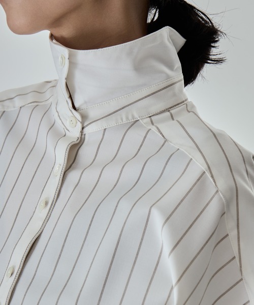 STUDIOUS(ステュディオス)の「【STUDIOUS/ステュディオス】Wide Stripe 2way Shirt/ワイドストライプツーウェイシャツ/くびれ効果/春服/ウォッシャブル/スタンドカラー対応(シャツ/ブラウス・レディース・オフホワイト/ワイン/グレー/サックスブルー・FREE)」の21枚目の写真