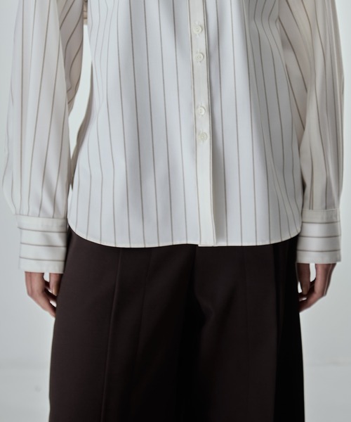 STUDIOUS(ステュディオス)の「【STUDIOUS/ステュディオス】Wide Stripe 2way Shirt/ワイドストライプツーウェイシャツ/くびれ効果/春服/ウォッシャブル/スタンドカラー対応(シャツ/ブラウス・レディース・オフホワイト/ワイン/グレー/サックスブルー・FREE)」の20枚目の写真