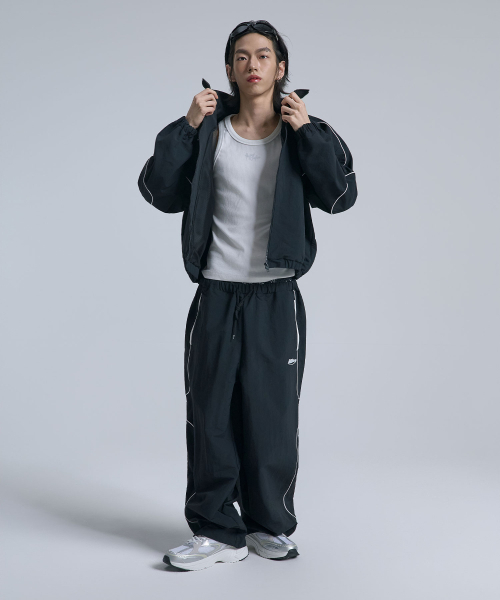 TEN PAST SEVEN(テン ファスト セブン)の「カーブラインストリングトラックパンツ (2カラー)(その他パンツ・メンズ・ブラック/ホワイト・LARGE/MEDIUM)」の4枚目の写真