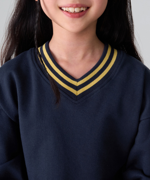 MUSINSA STANDARD KIDS（ムシンサスタンダードキッズ）の「オーバーサイズプレッピーVネックスウェットシャツ[ネイビー]（スウェット・レディース・その他・110/100/160/120/130/140/150）」の4枚目の写真