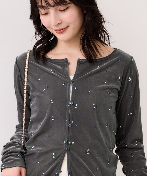 VIS(ビス)の「フロッキーチュール刺しゅうカーディガン/2WAY(カーディガン/ボレロ・レディース・チャコールグレー/ダークブラウン/キナリ・FREE)」の3枚目の写真