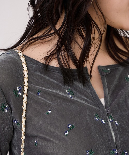 VIS(ビス)の「フロッキーチュール刺しゅうカーディガン/2WAY(カーディガン/ボレロ・レディース・チャコールグレー/ダークブラウン/キナリ・FREE)」の12枚目の写真