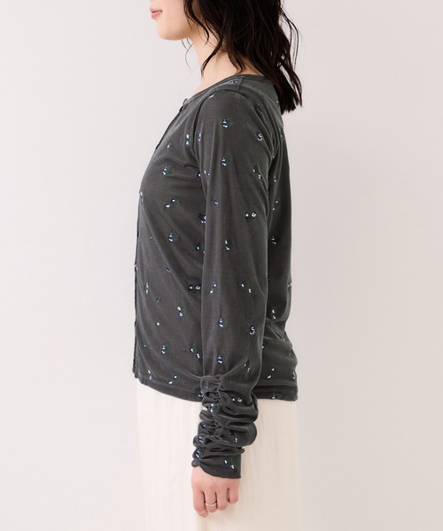 VIS(ビス)の「フロッキーチュール刺しゅうカーディガン/2WAY(カーディガン/ボレロ・レディース・チャコールグレー/ダークブラウン/キナリ・FREE)」の16枚目の写真