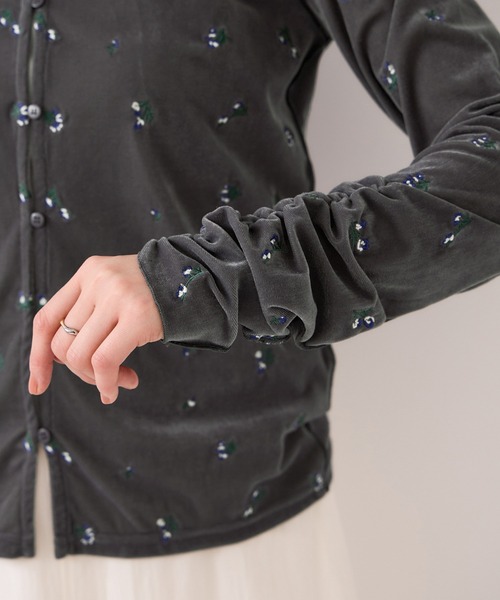 VIS(ビス)の「フロッキーチュール刺しゅうカーディガン/2WAY(カーディガン/ボレロ・レディース・チャコールグレー/ダークブラウン/キナリ・FREE)」の6枚目の写真