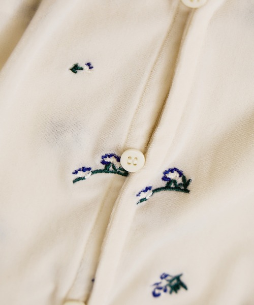 VIS(ビス)の「フロッキーチュール刺しゅうカーディガン/2WAY(カーディガン/ボレロ・レディース・チャコールグレー/ダークブラウン/キナリ・FREE)」の7枚目の写真