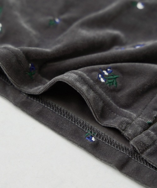 VIS(ビス)の「フロッキーチュール刺しゅうカーディガン/2WAY(カーディガン/ボレロ・レディース・チャコールグレー/ダークブラウン/キナリ・FREE)」の10枚目の写真