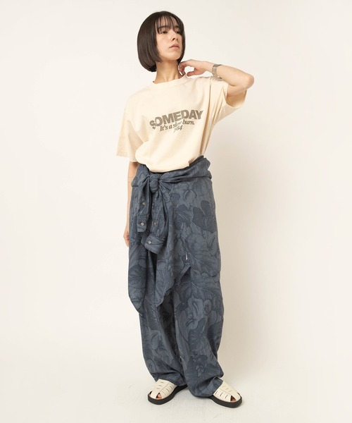 RNA-N(アールエヌエーエヌ)の「R4454 リーフストライプ柄パンツ(その他パンツ・レディース・ベージュ/ネイビー/グレー・FREE)」の16枚目の写真