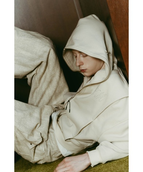Knuth Marf（クヌースマーフ）の「pierced hooded sweatshirt（パーカー・レディース・ブルー/ライトベージュ/チャコール・FREE）」の4枚目の写真