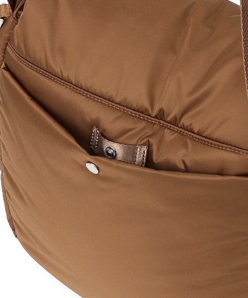 NOMADIS（ノマディス）の「【SHIPS一部別注】NOMADIS:LUCK PACK（ショルダーバッグ・レディース・ネイビー/キャメル・ONE SIZE）」の5枚目の写真