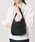 UNITED ARROWS�i���i�C�e�b�h�A���[�Y�j�́u�r�[�Y �����V�����_�[�o�b�O�i�V�����_�[�o�b�O�j�v�b�u���b�N