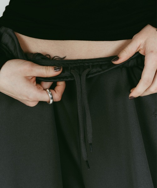 Knuth Marf（クヌースマーフ）の「Knuth Marf zip-up track pants（その他パンツ・レディース・ブラック・X-SMALL/SMALL/MEDIUM）」の4枚目の写真